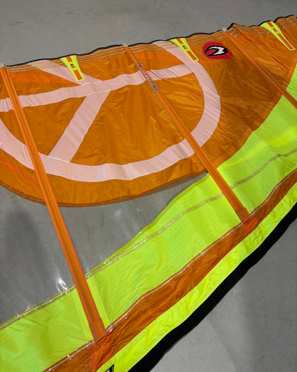 Hot Sails Superfreak 5.3 + Gratis Carbon giek