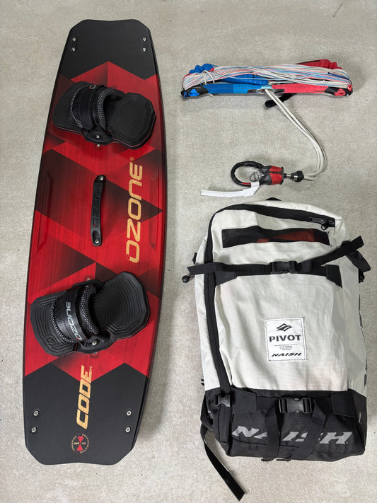 Naish Pivot S26 8m + Ozone Code 135x40 + Naish Bar