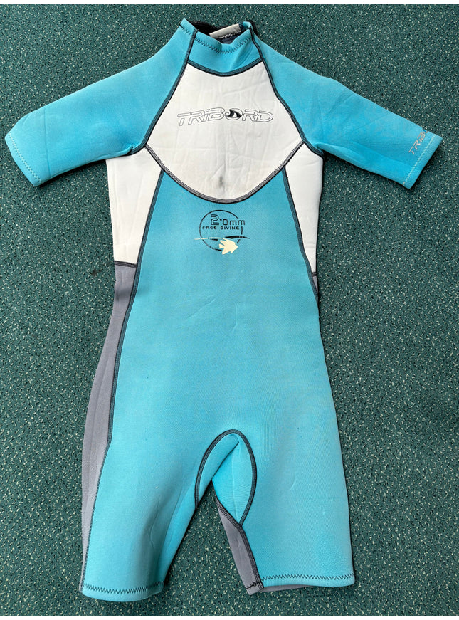Tribord Shorty maat 176