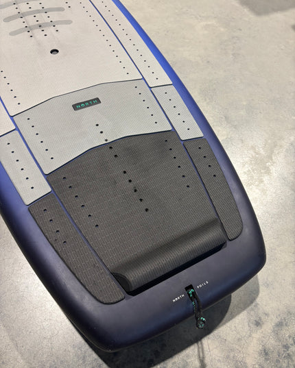 (Gereserveerd) North Seek Foil Board 2025 4’11 - 68L