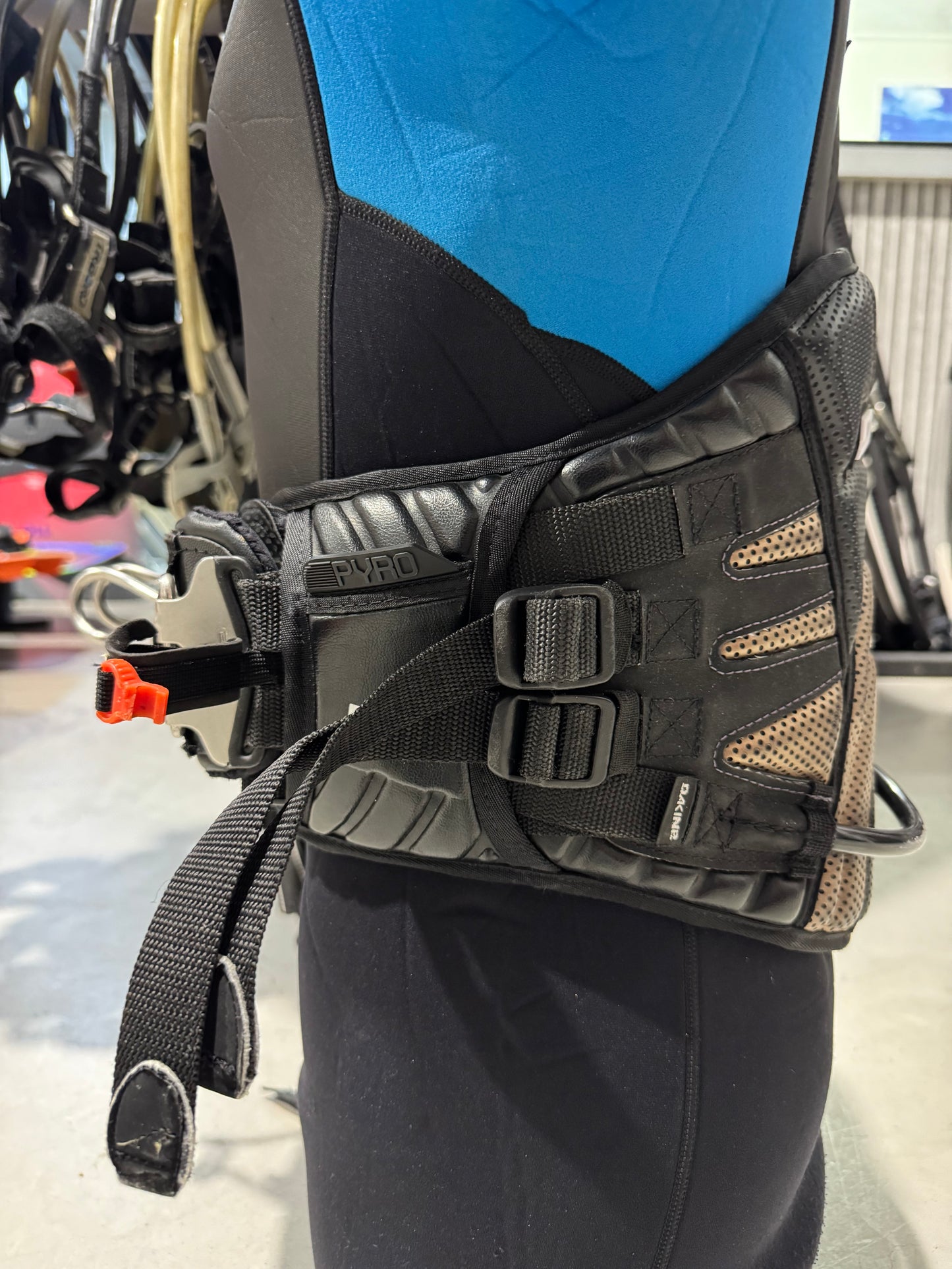 Dakine Pyro Heuptrapeze maat S