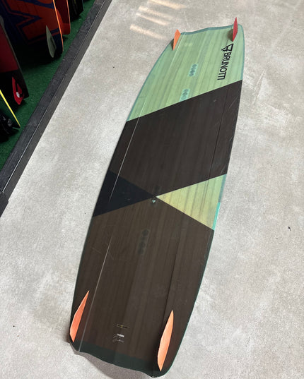 Naish Triad 10m + Brunotti Dimension 139x41 + Naish ATB 55 Bar