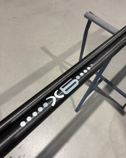 (Gereserveerd) Neilpryde X6 490 SDM - 90% Carbon - FT