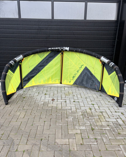 Naish Slash 4m