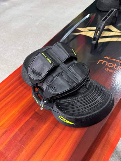 Naish Pivot 2025 8m + Naish Motion 138x41,5 + Naish Bar