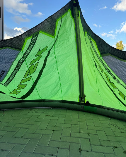 Naish Pivot 9m + Airush Vox 135 + Naish Fusion Bar