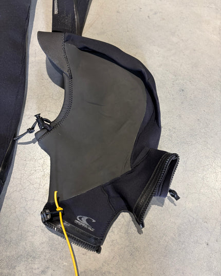 O’Neill Mutant 5/4mm + Hood