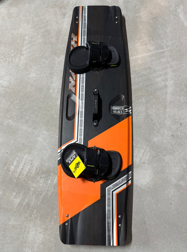 Naish Monarch 142x42.5 • Nieuwe Apex bindingen
