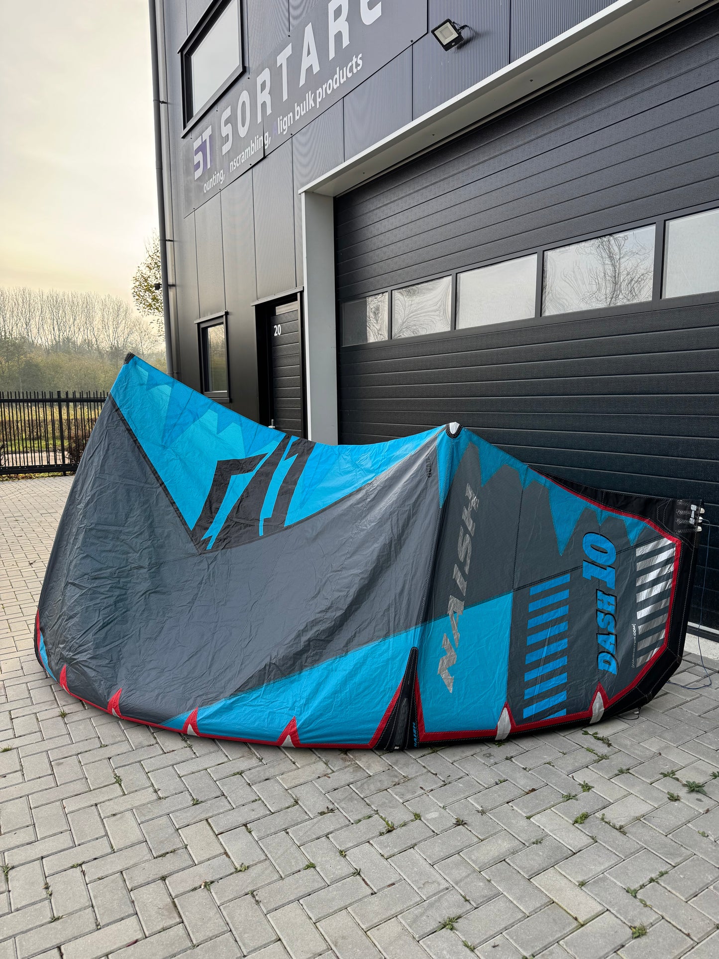 Naish Dash 10m + Brunotti Buster 142x42 + Naish Bar