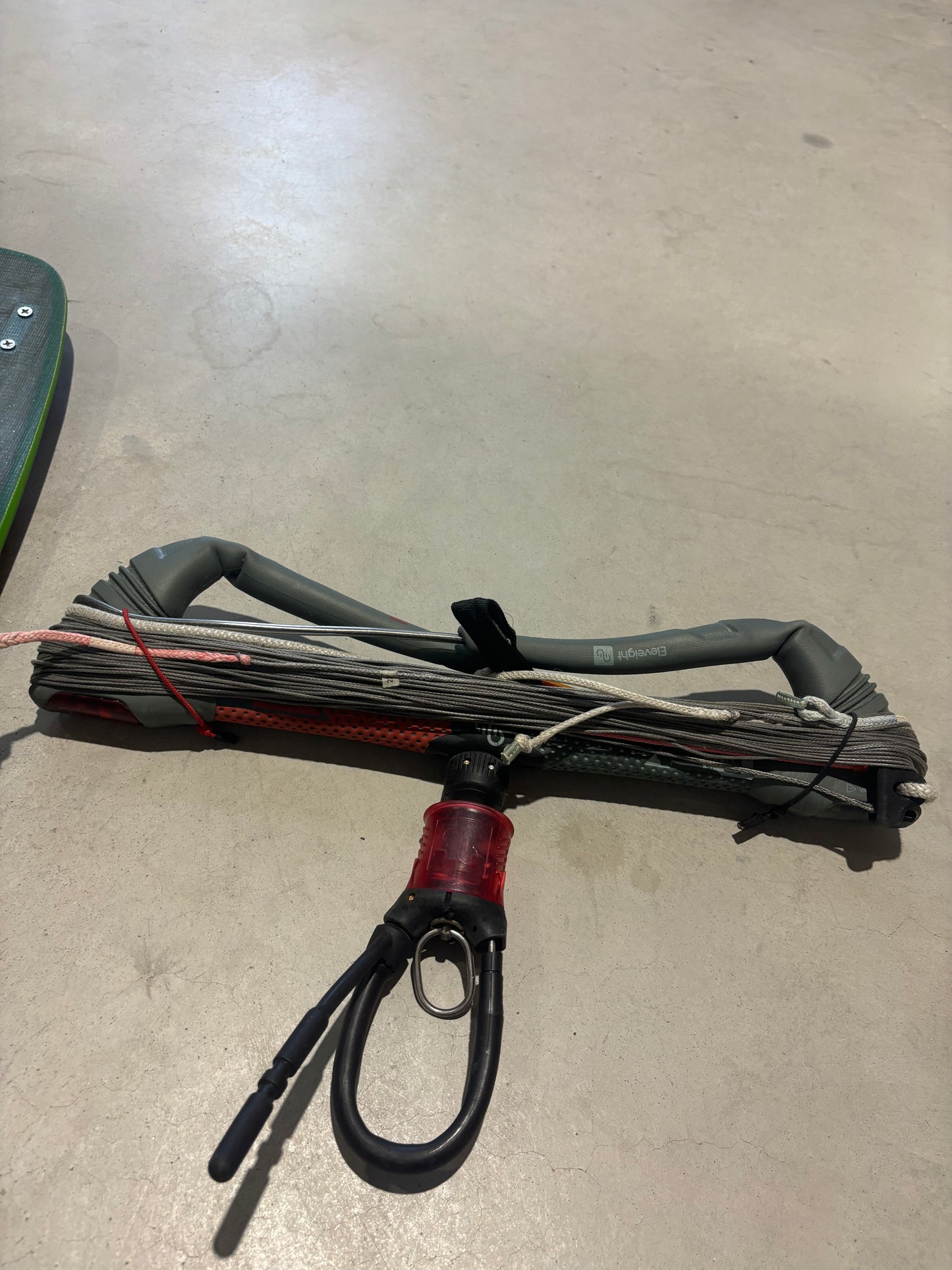 Naish Pivot 10m + Brunotti Discovery 140x42 + Eleveight Bar