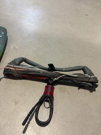 Naish Pivot 10m + Brunotti Discovery 140x42 + Eleveight Bar