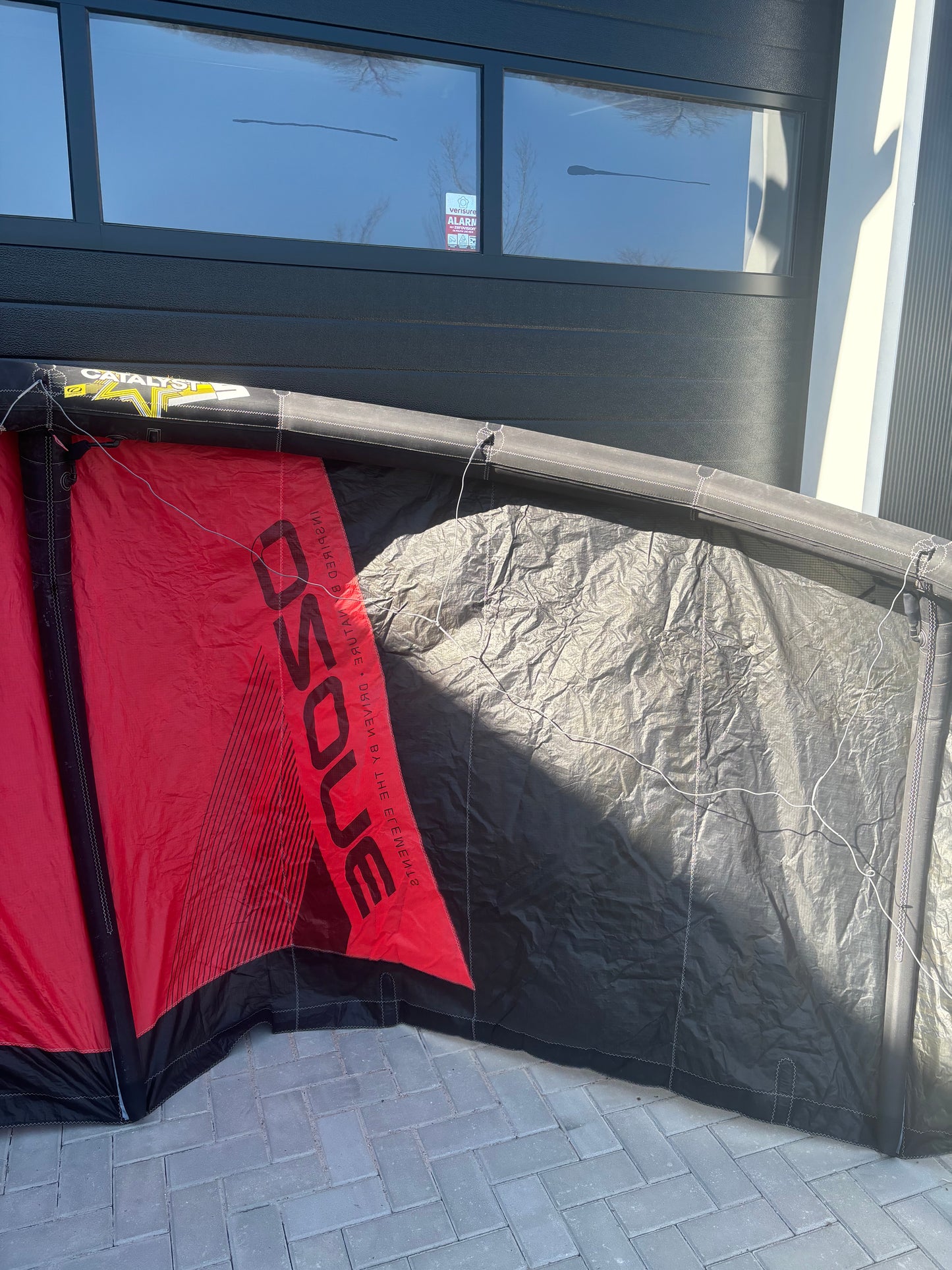 Complete kiteset | Ozone Catalyst 9m2 + North Gonzales 134x40 board + Bar + Pomp + Leash