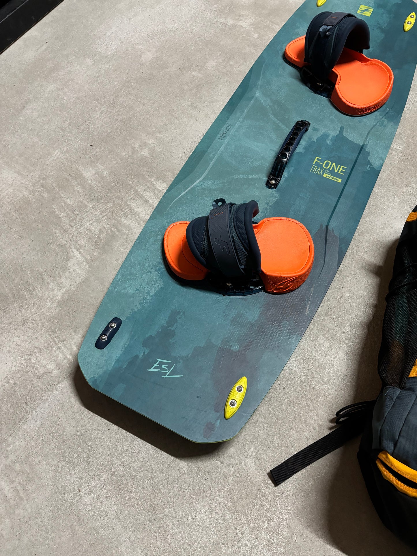 F-One Bandit 8m + F-One Trax 135x42