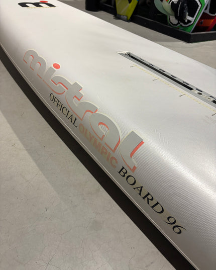 Mistral One Design 372 - 235L