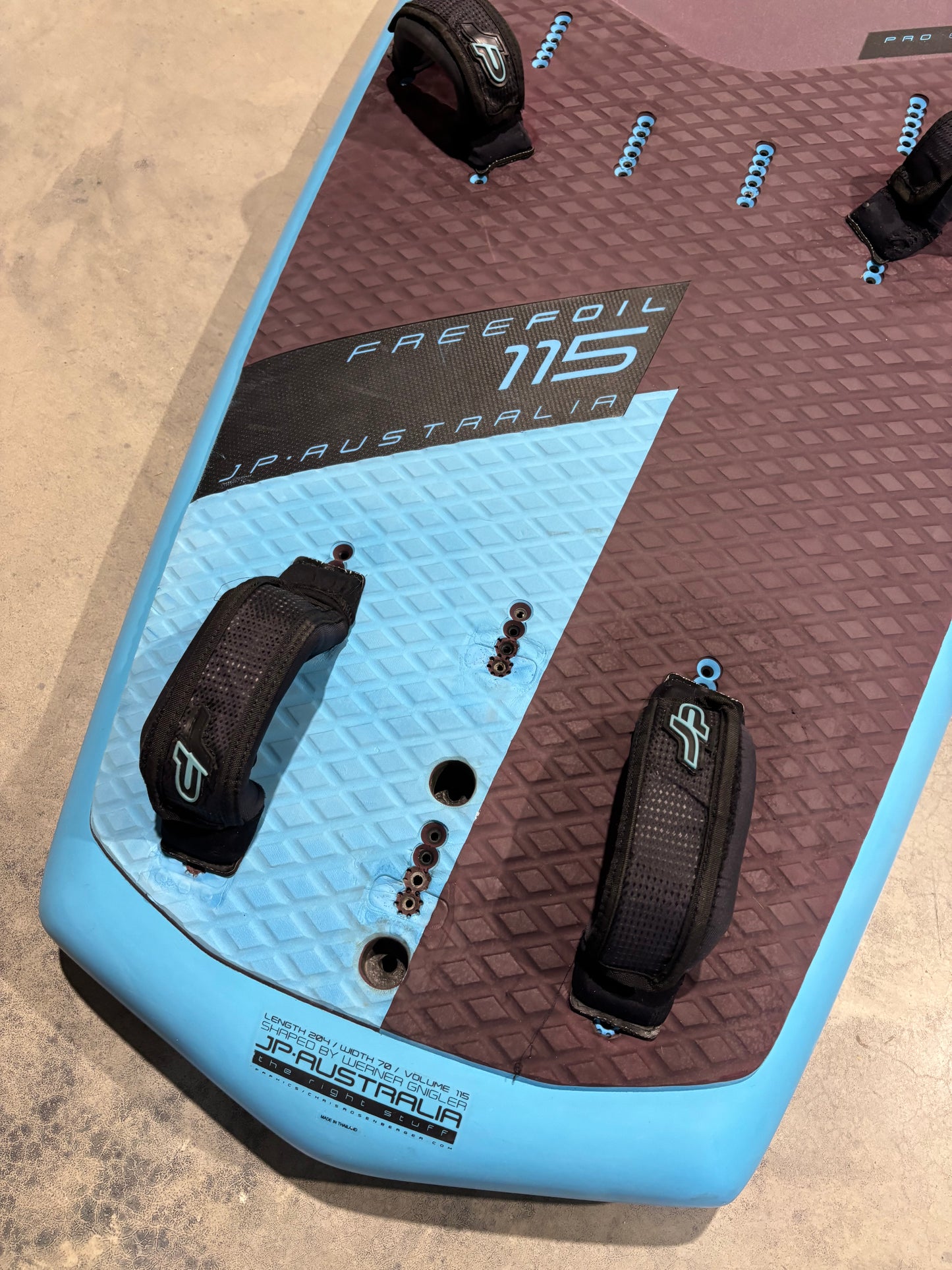 JP Freefoil PRO Edition 115L + Neilpryde Glide Windfoil set