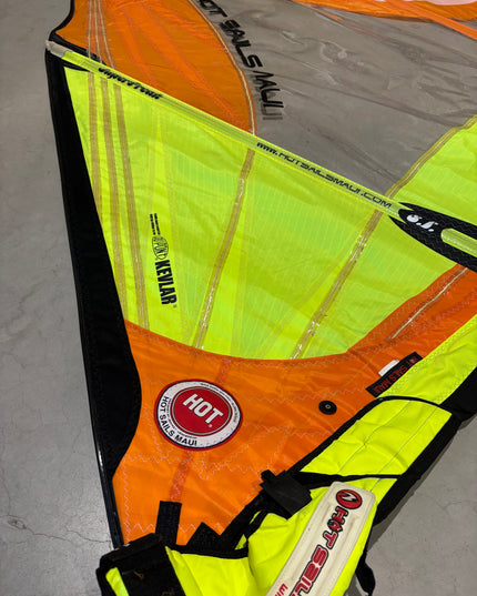 Hot Sails Superfreak 5.3 + Gratis Carbon giek