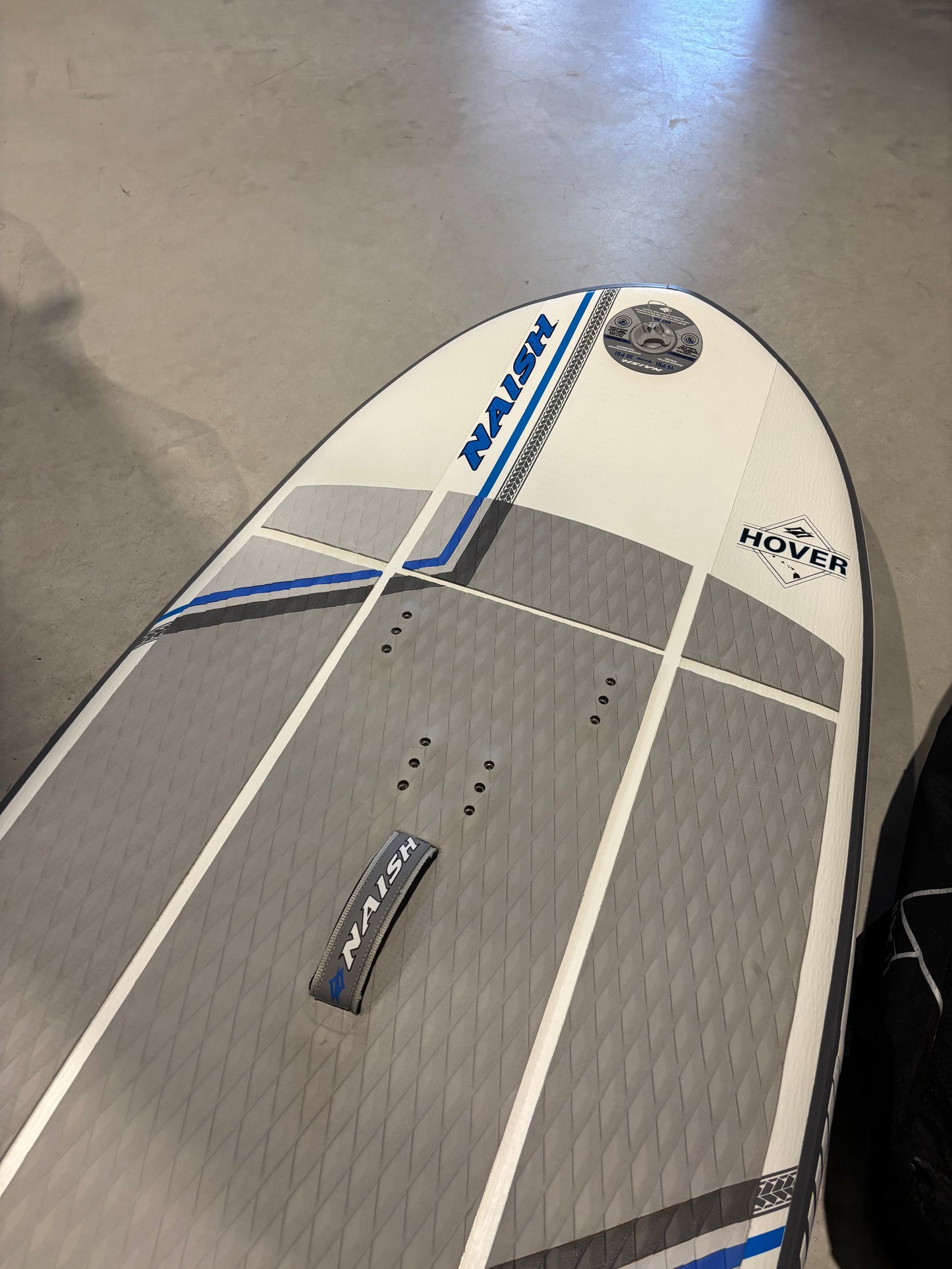 Complete Wingfoil set | Naish Hover 5’7/135L + Naish Foil + Naish ADX 5.5 (2)