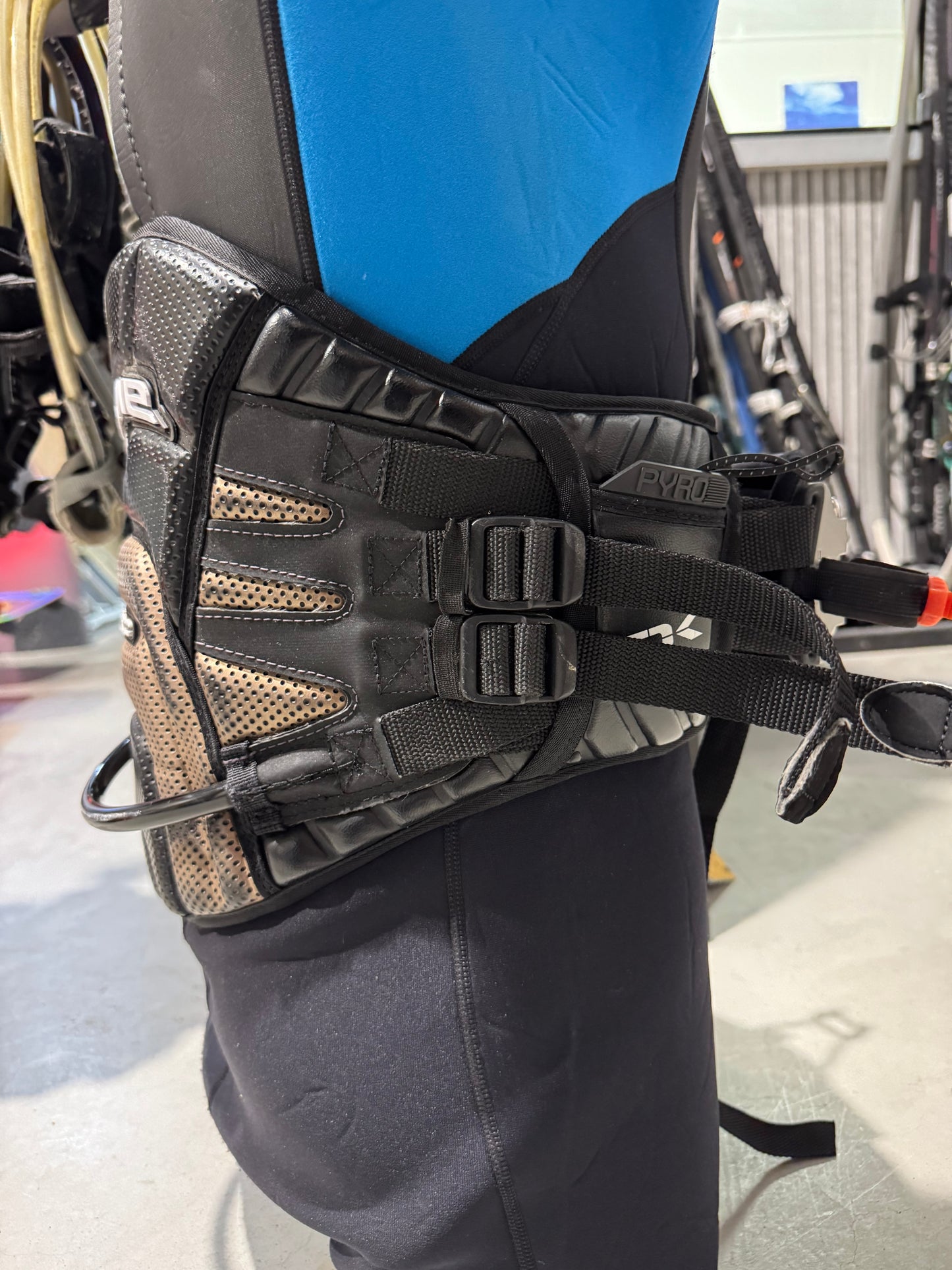 Dakine Pyro Heuptrapeze maat S