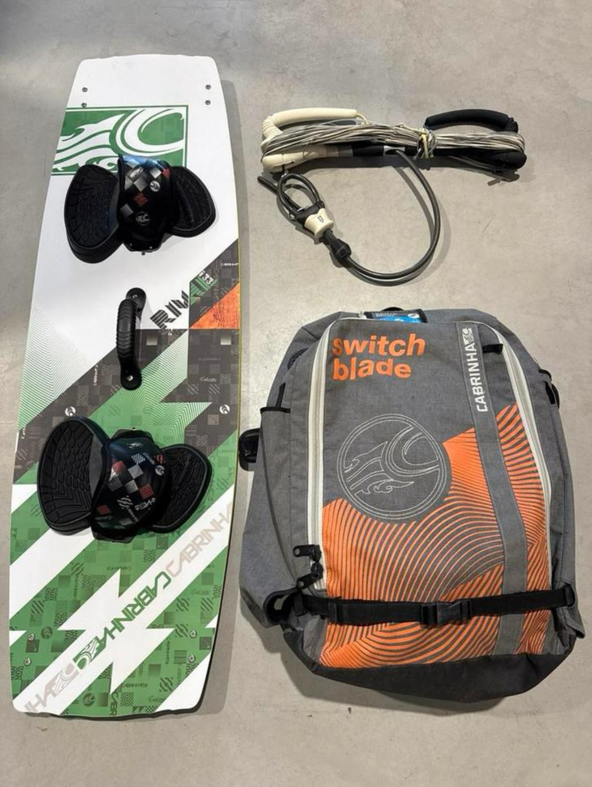 Cabrinha Switchblade 9m + Cabrinha Rival 133x42 +Cabrinha Bar