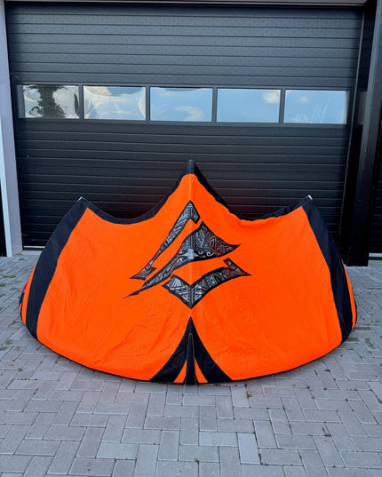 Naish Pivot S26 8m