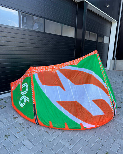 (Gereserveerd) F-One Bandit 6m + F-One Acid 130x39 + F-One Bar