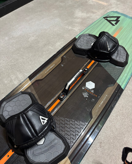 Naish Triad 10m + Brunotti Dimension 139x41 + Naish ATB 55 Bar