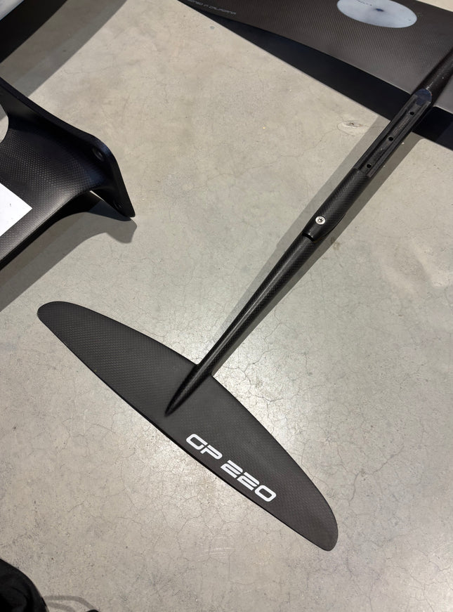 Naish Hover Ascend 6’2 - 122L + F4 GP 1450 Foil + Cabrinha Crosswing X3 6.0m