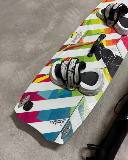 (Gereserveerd) F-One Bandit 6m + F-One Acid 130x39 + F-One Bar