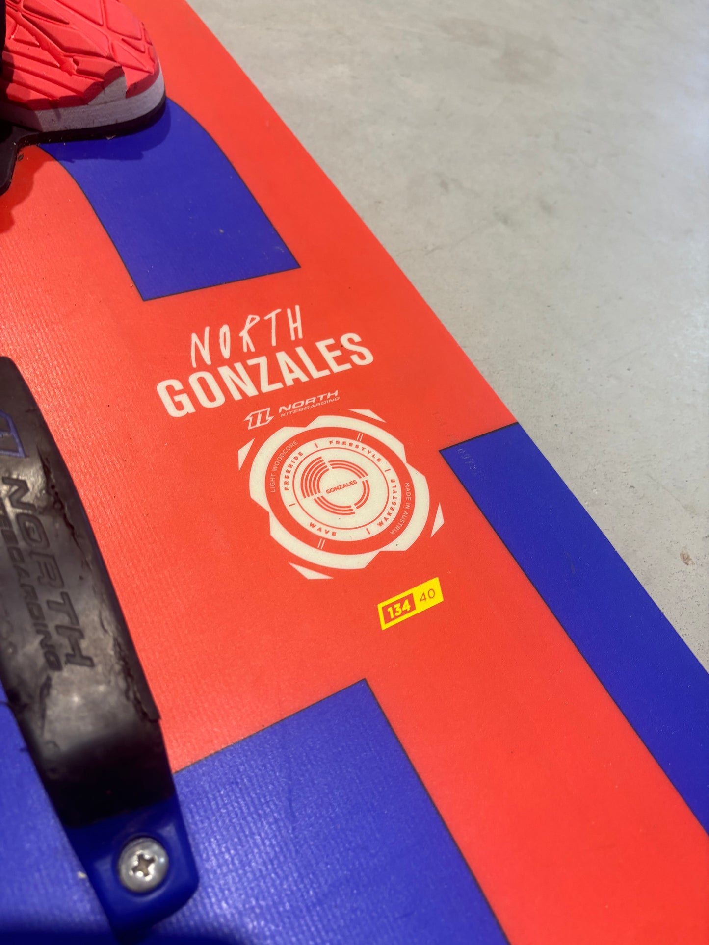 Complete kiteset | Ozone Catalyst 9m2 + North Gonzales 134x40 board + Bar + Pomp + Leash