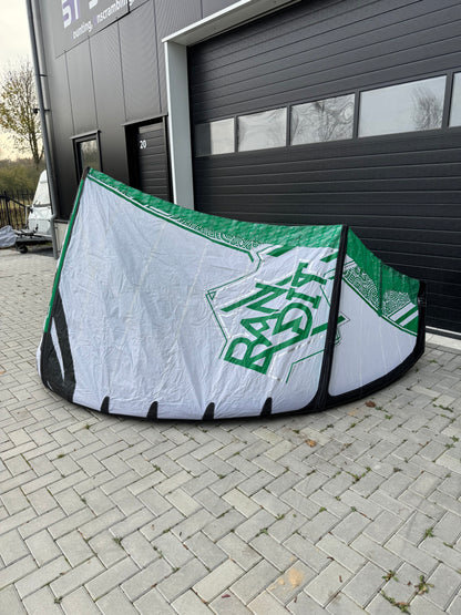 F-one Bandit 10m + Shinn Forever 134x42 + F-one Bar