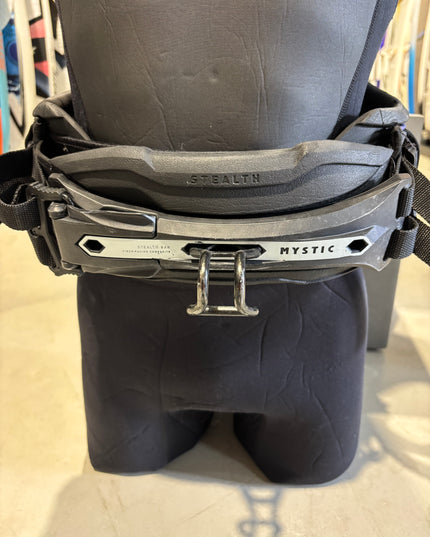 Mystic Stealth Harness L + Spreader Bar